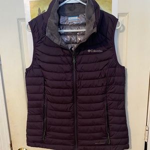 Plum colored Omni heat Columbia women’s vest Sz med